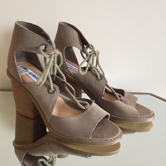 Steve Madden Womens Carah Natural Leather Double Strap Heel  STEVE MADDEN Carah Sandal Heels NEW